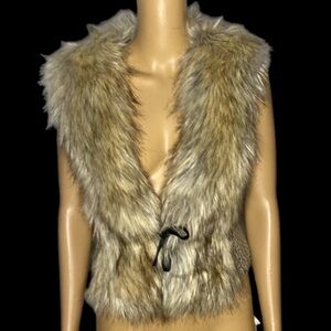 By DENA Faux fur vest size S